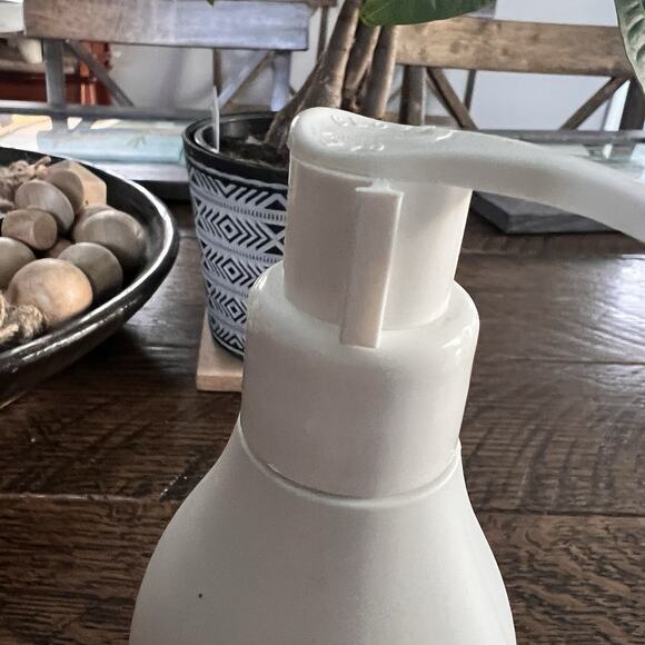 NEW Amway G&H Refresh+ Body Milk. Nourish your Body Lotion - 400 ml - Picture 3 of 7